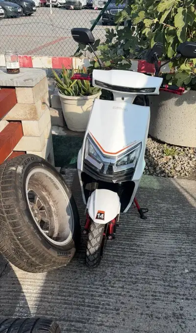 Elektro skuter