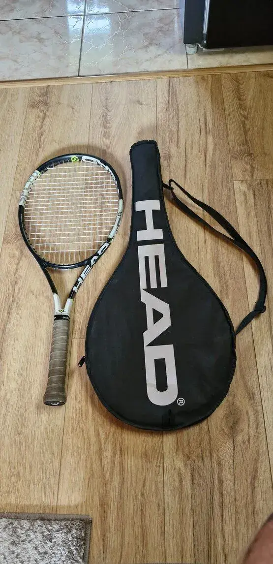 Tenisová raketa