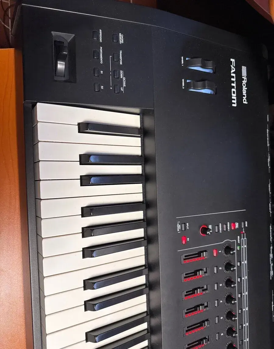 Roland Fantom 8 + EX upgrade: Znizena cena