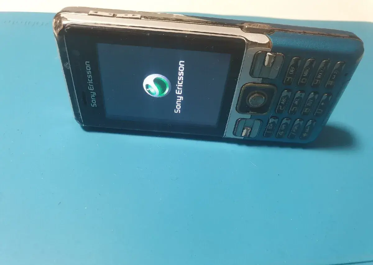 Sony Ericsson C702