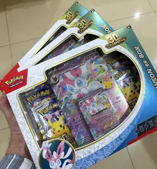 Pokémon TCG 30th Celebration Sylveon ex Box – nový, EN