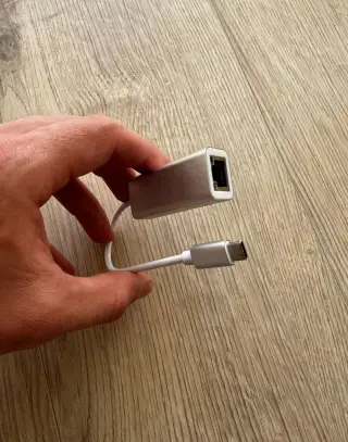 USB-C → LAN (RJ45) Ethernet adaptér
