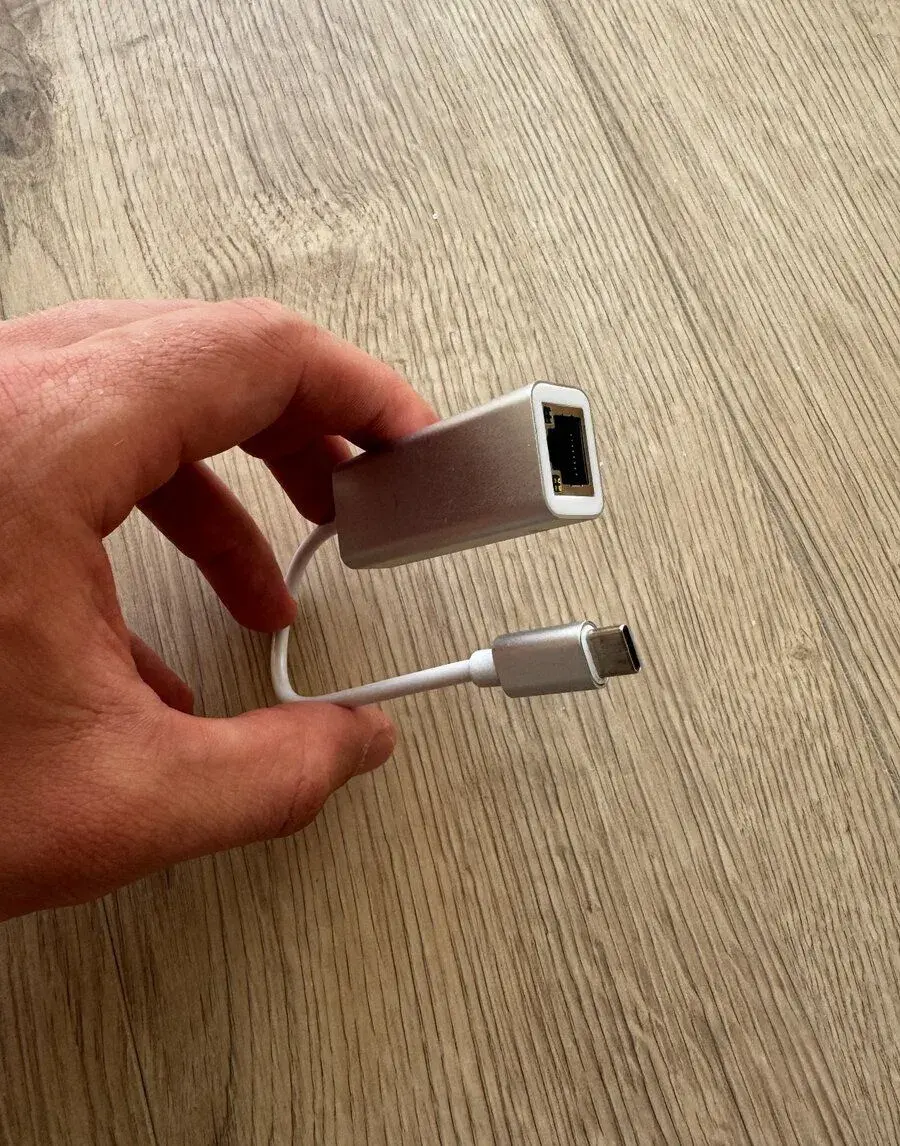 USB-C → LAN (RJ45) Ethernet adaptér