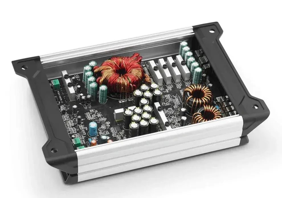 Prémiový zosil. vyše 2000WRMS/4ohm a vyše 3000WRMS/2ohm
