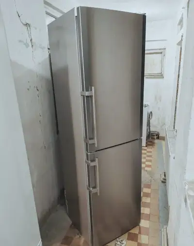 Chladničku Liebherr 200cm