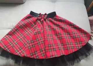 Károvanú sukňu s tylom veľ. 158