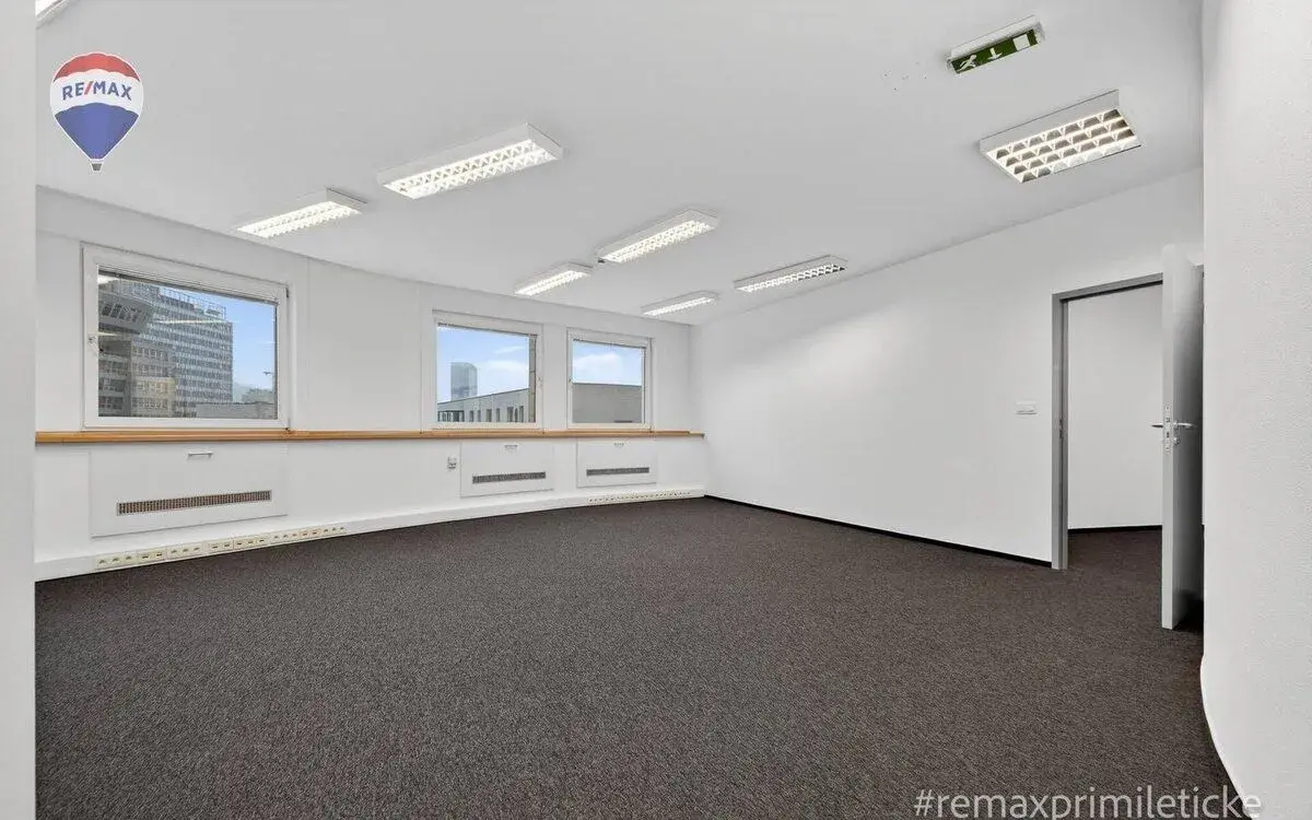 PRIESTRANNÁ TROJ-KANCELÁRIA | 98 m² | BBC1 | BRATISLAVA