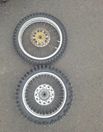 Motocross Kolesá s pneumatikami na ľad