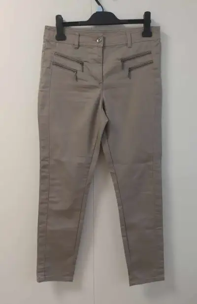 Dámske bledohnedé/kávové nohavice/rifle/džínsy (C&A)