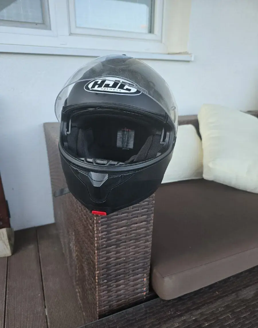 Prilbu na motocykel zn. HJC C91. Veľkosť: L