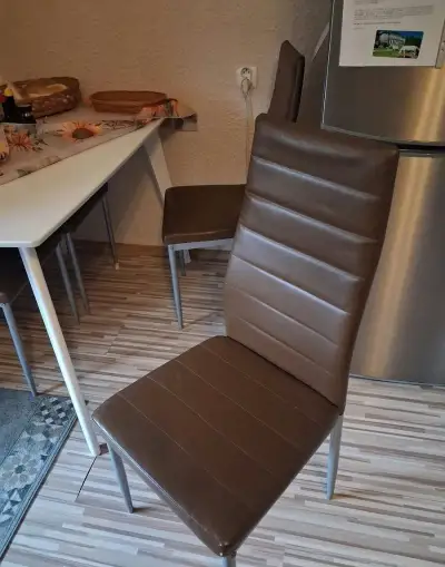 Jedálenský set stôl + 5 stoličiek