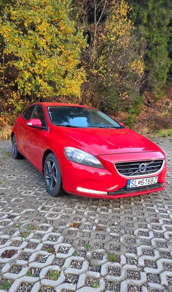 Volvo V40 – 2012, 329 819 km