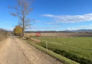 POZEMOK: 2.070 m2, k.ú. Hájniky (Sliač) možnosť výstavby