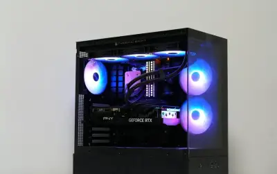 7 7800X3D, RTX 5070 Ti, 32GB RAM DDR5, SSD