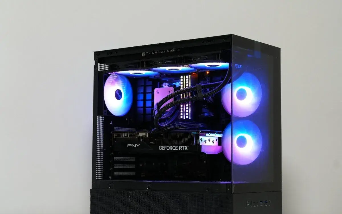 7 7800X3D, RTX 5070 Ti, 32GB RAM DDR5, SSD