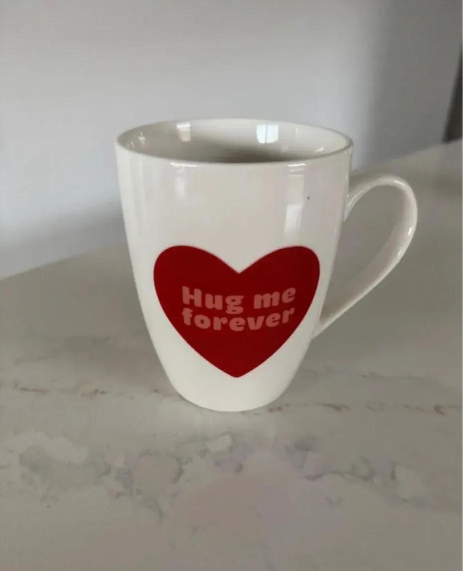 Šálka s nápisom Hug forever, 300ml