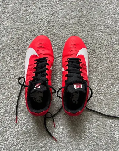 Nike tretry