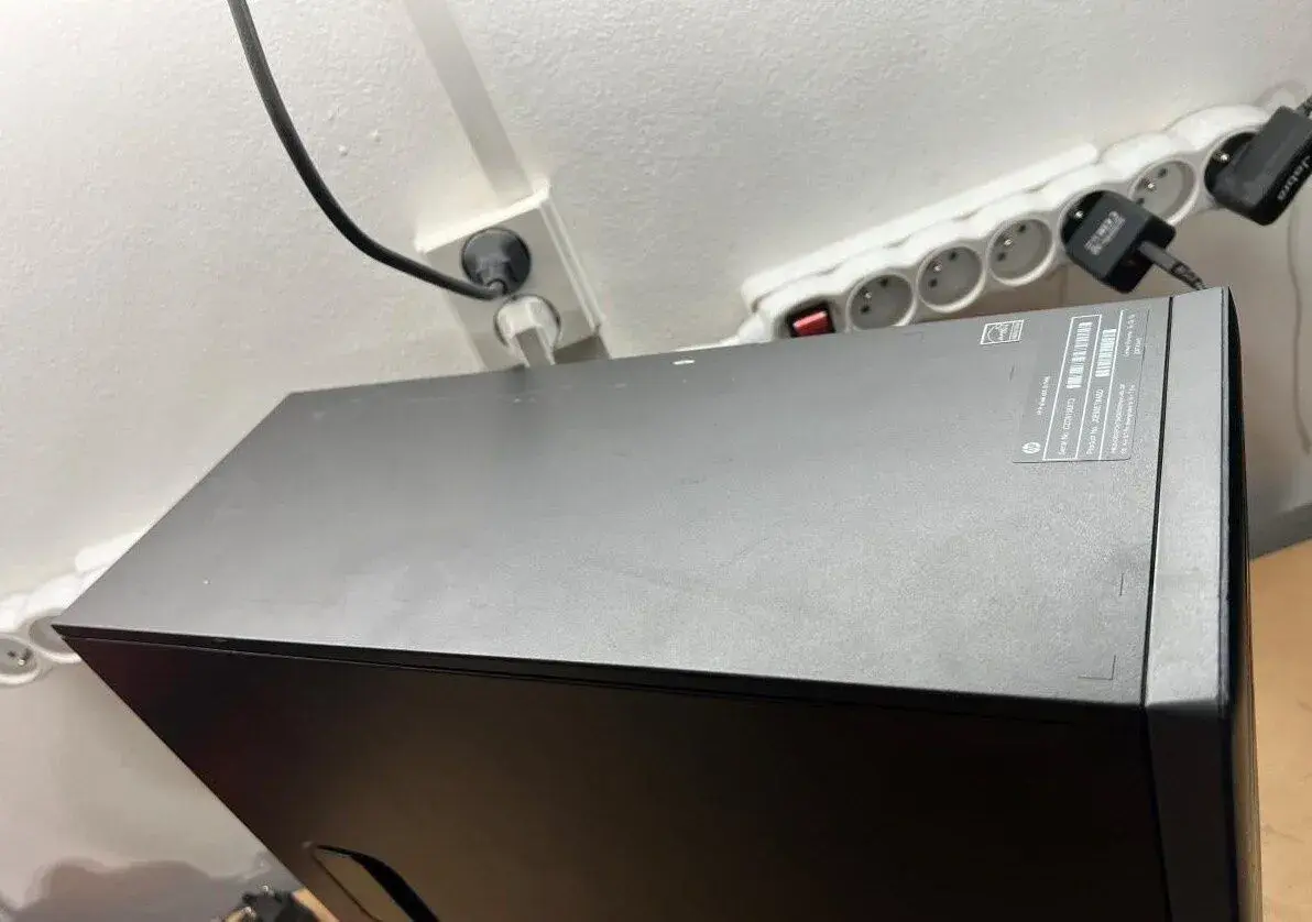 Pokazený počítač HP ProDesk 600 G1 TWR - na diely.//