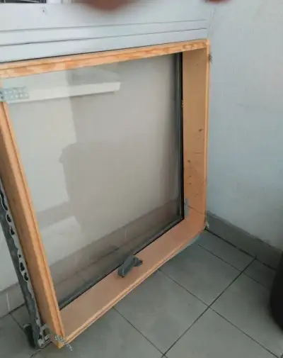 Strešné okno / výlez FAKRO WLI s lemovaním 86x87