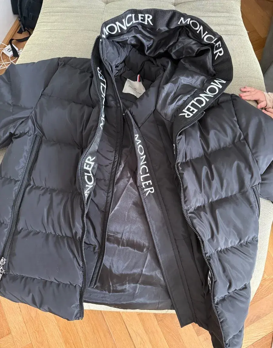Zimna bunda nova moncler