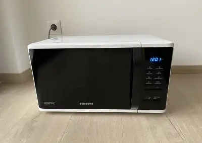 Mikrovlnná rúra Samsung MS23K3513AW, 23 l, biela