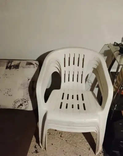Plastové stoličky