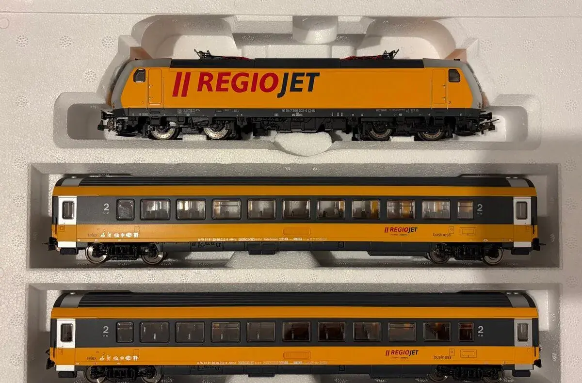 PIKO H0 digital CZ regiojet BR386 Traxx plus vozne