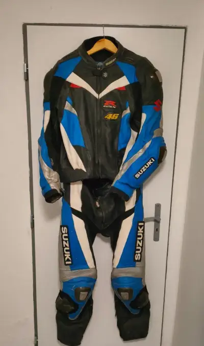 Kožená dvoj dielna kombinéza Suzuki