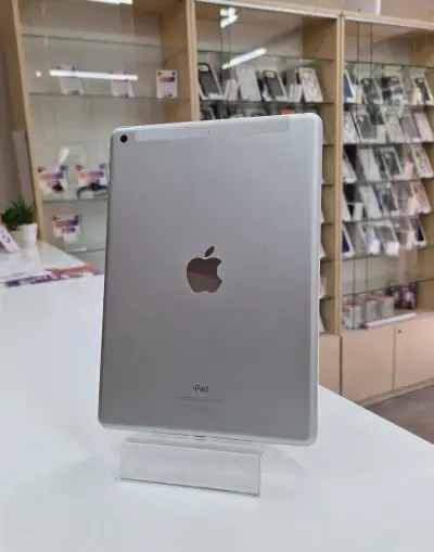 iPad 6. generácie 2018 32GB Wi-Fi + Cellular