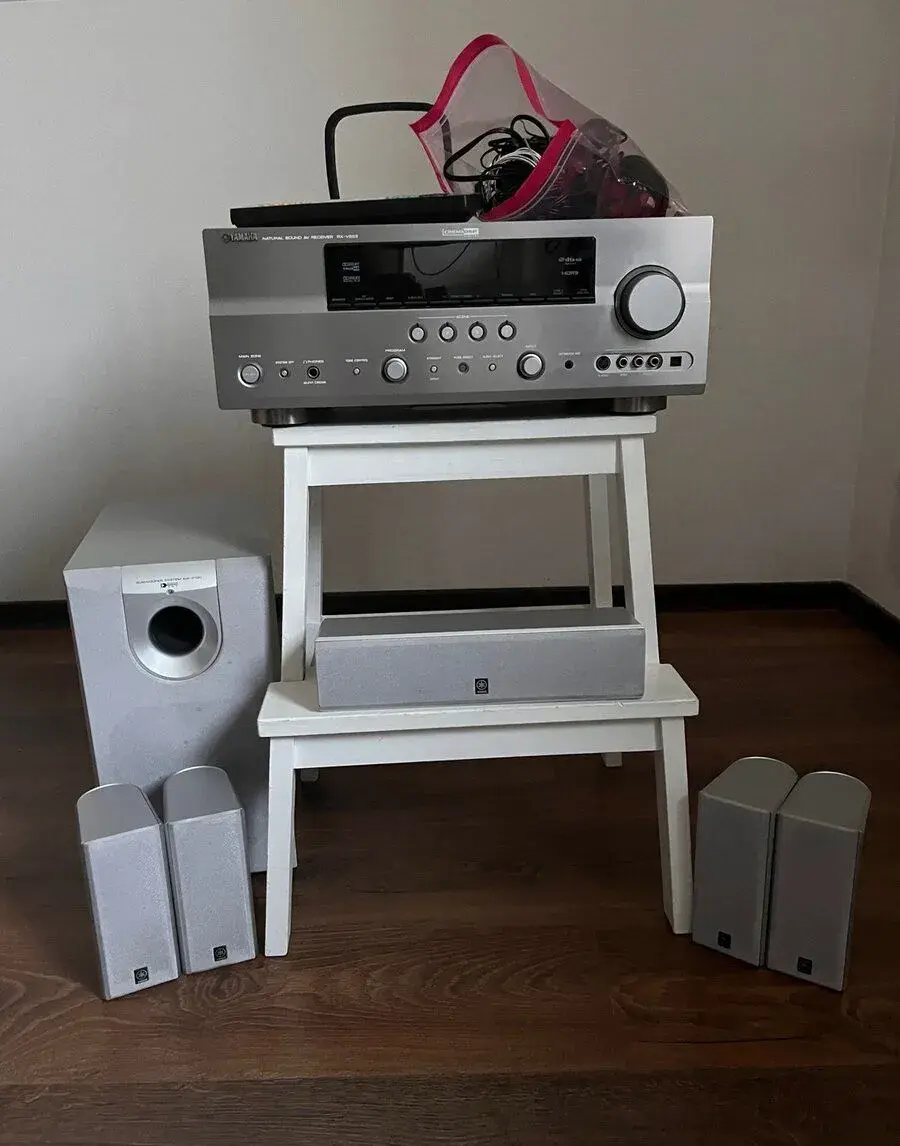 Yamaha reciver RX-V663 plus sada reporudktorov 5+sub