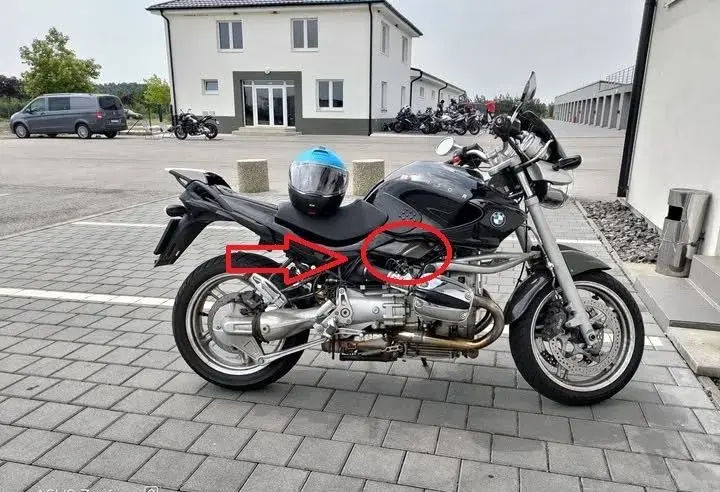 Karbónová krytka benzínových hadíc pre Bmw R1150r