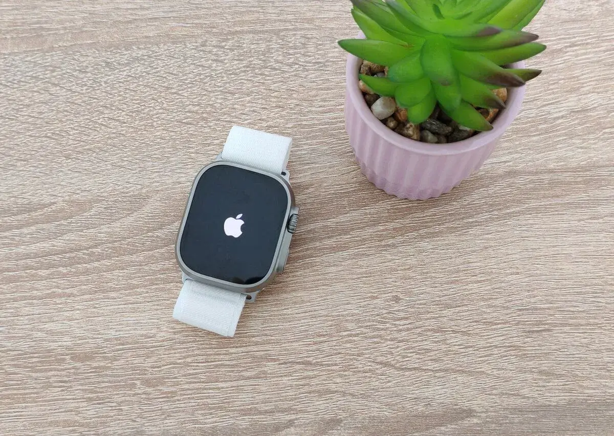 Apple Watch Ultra GPS+Cellular 49mm Titanium Case