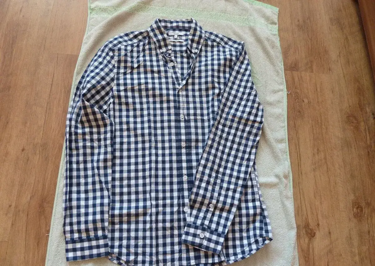 Úplne novú košelu dovezenú z Anglicka,vel. M