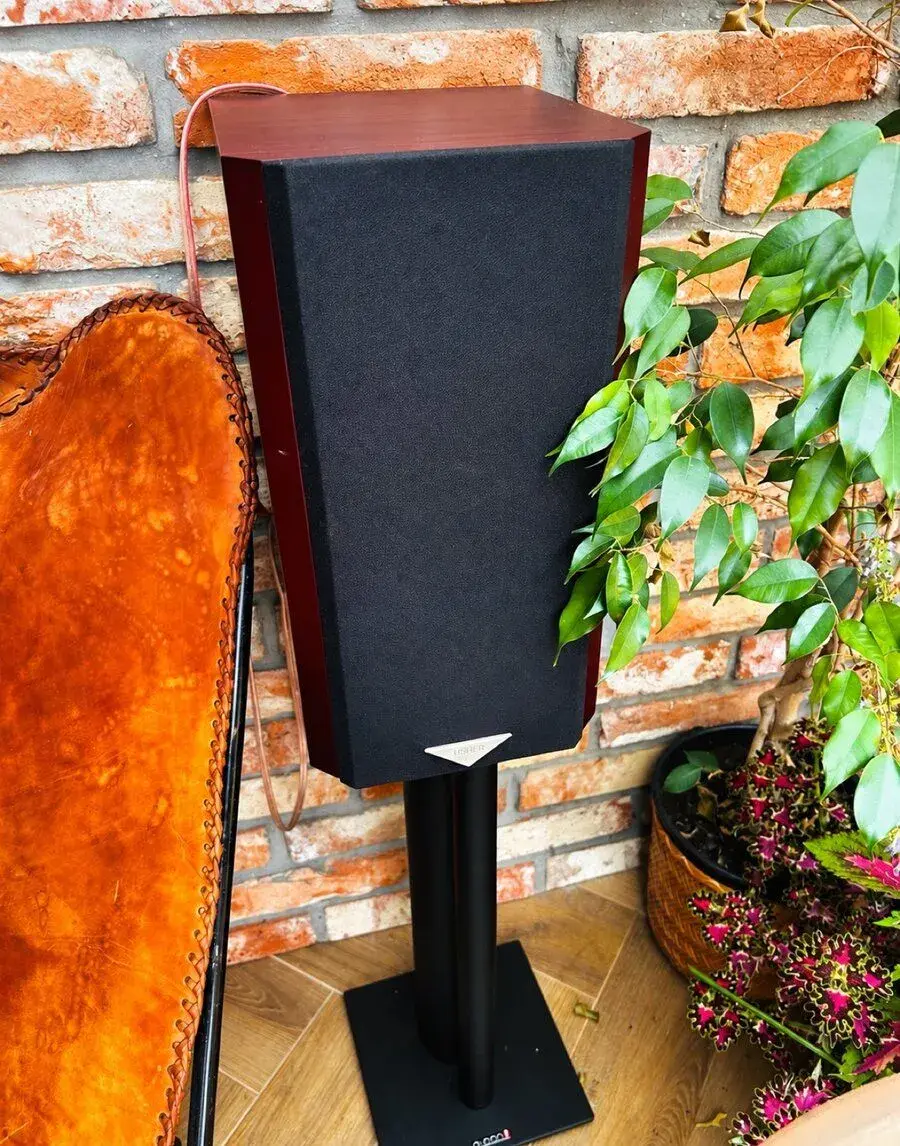 Reproduktory Usher V-601 –