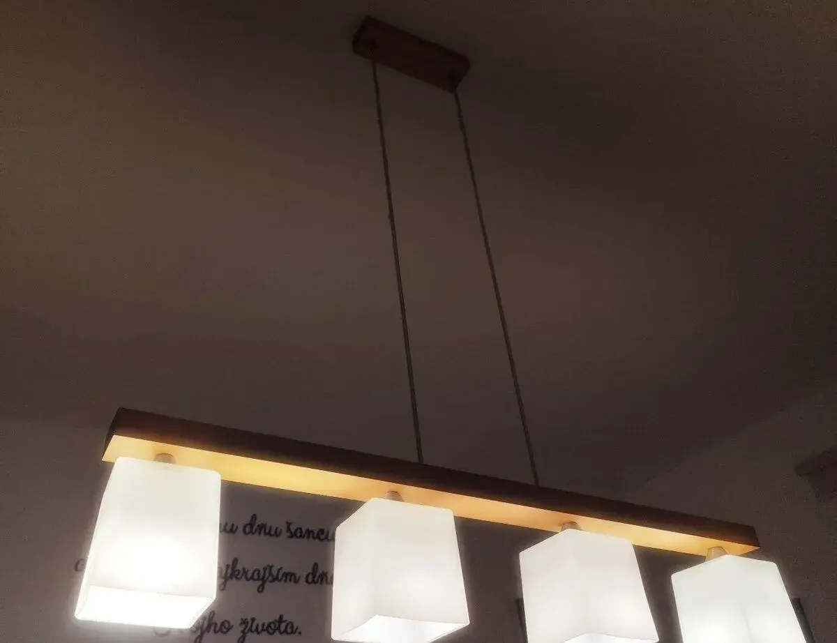 Svietidlo do jedálne, závesné