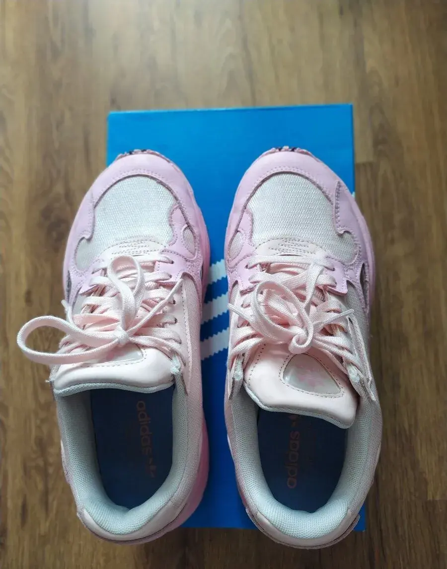 Adidas Falcon