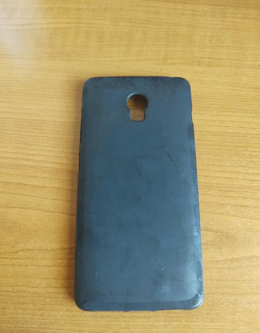 {18} Mobilné telefóny príslušenstvo (obal, držiaky do auta)