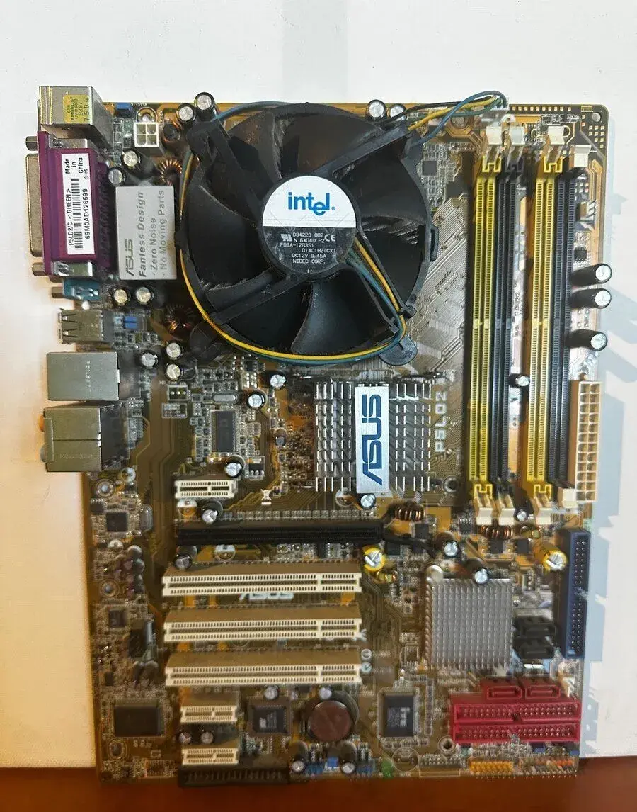 ASUS P5LD2 SE + CPU intel pentium 4, 3,0GHz