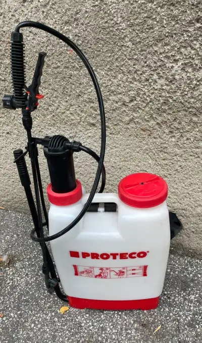 Chrbtovy postrekovac Proteco 20L - ako novy raz pouzity