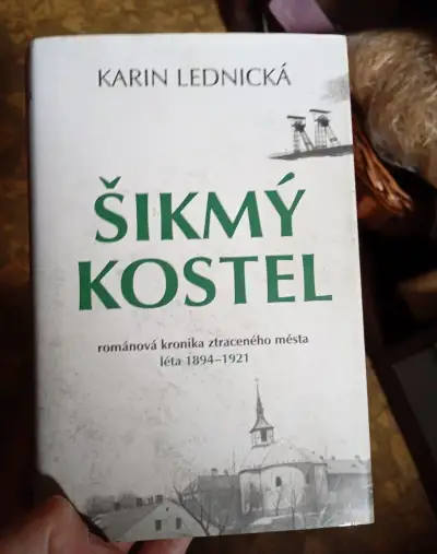 Knihu Šikmý kostel