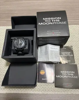 Hodinky Moonswatch "Mission to the Moonphase" (Snoopy)