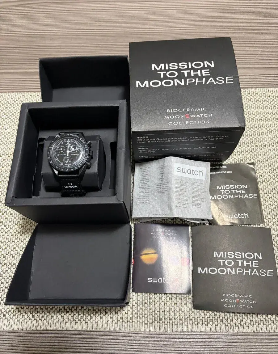 Hodinky Moonswatch "Mission to the Moonphase" (Snoopy)