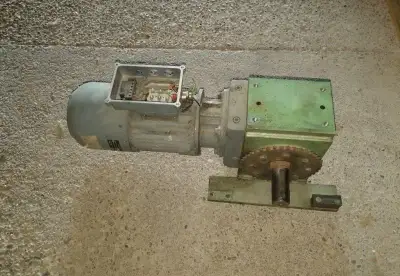 elektromotor s prevodovkou