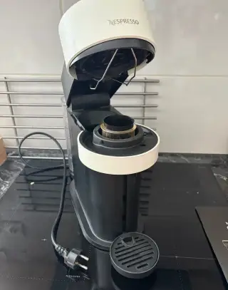Kávovar Nespresso vertuo next