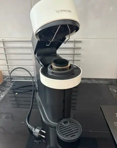 Kávovar Nespresso vertuo next