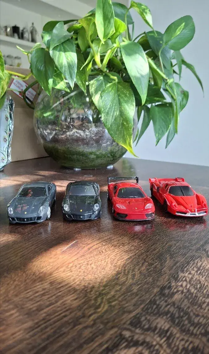 Set 4x zberateľských autíčok Ferrari