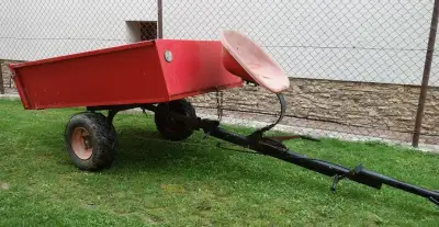 Vlečka vyklápacia