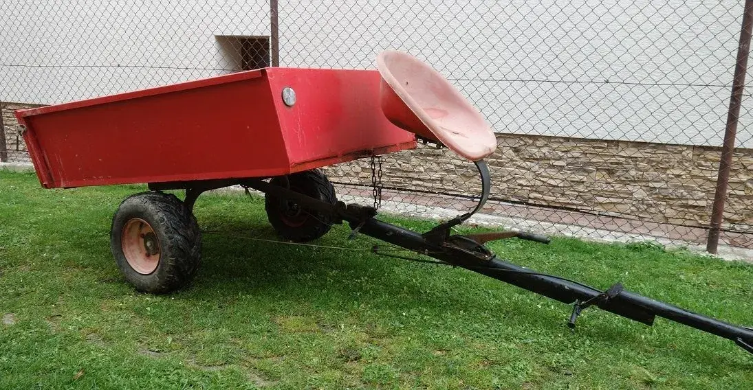 Vlečka vyklápacia