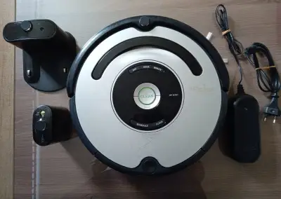 iRobot Roomba 555 / nová batéria, nový filter /