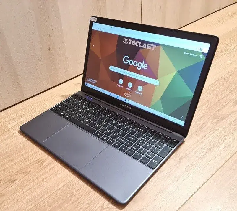 Hliníkový 15.6" Ful lHD IPS 8GB RAM -